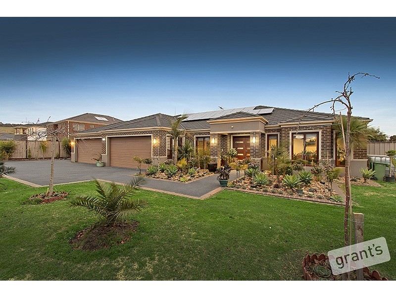 17 Rose Garden Court, Narre Warren North VIC 3804