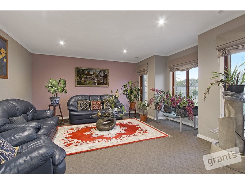 17 Rose Garden Court, Narre Warren North VIC 3804