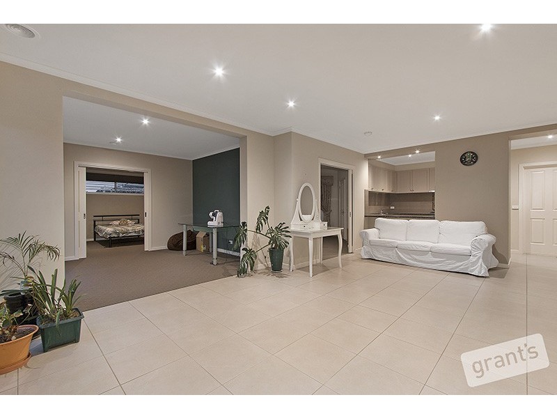 17 Rose Garden Court, Narre Warren North VIC 3804