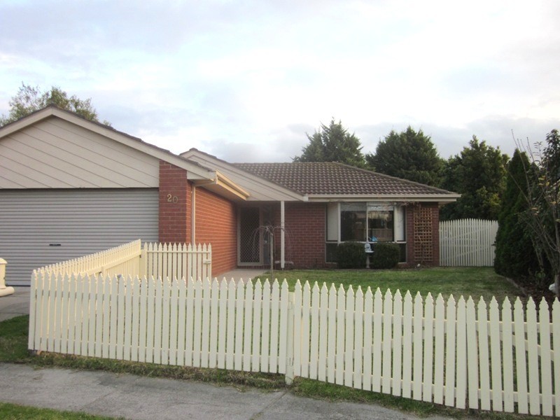 20 Andrea Crescent, Cranbourne North VIC 3977