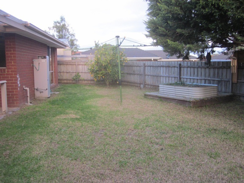 20 Andrea Crescent, Cranbourne North VIC 3977