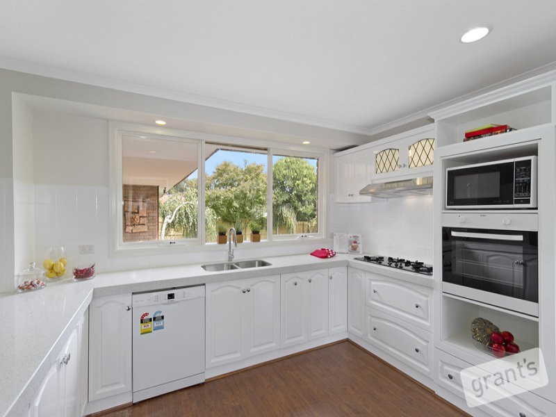 25 Bournevale Drive, Berwick VIC 3806