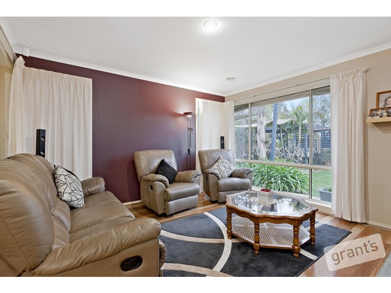 17 Kinsale View, Berwick VIC 3806