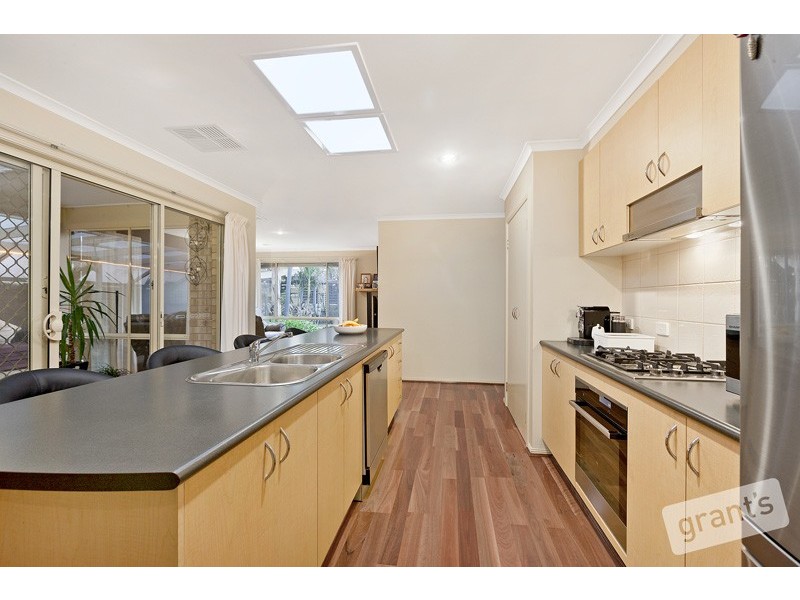 17 Kinsale View, Berwick VIC 3806