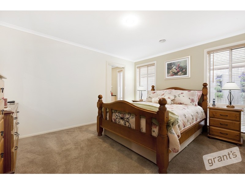 17 Kinsale View, Berwick VIC 3806