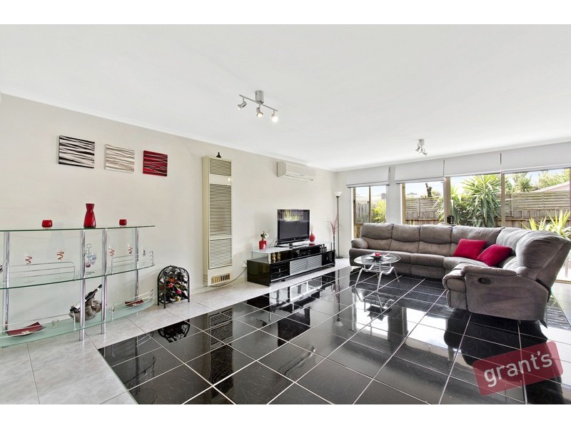 2/118 Fleetwood Drive, Narre Warren VIC 3805