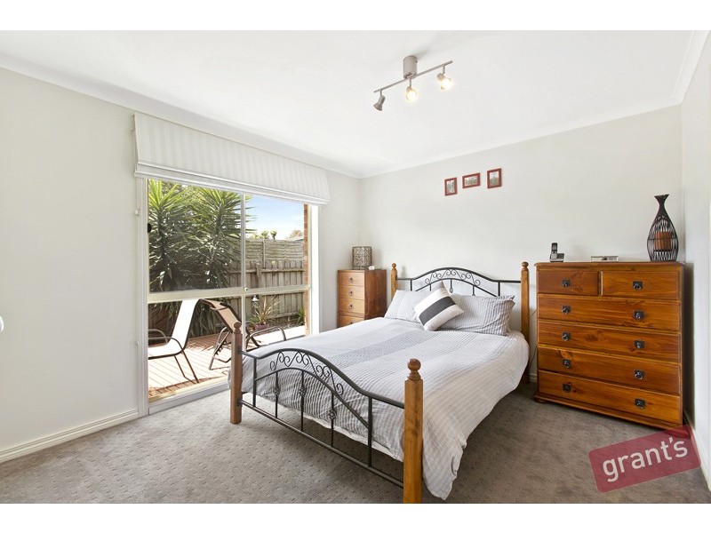 2/118 Fleetwood Drive, Narre Warren VIC 3805