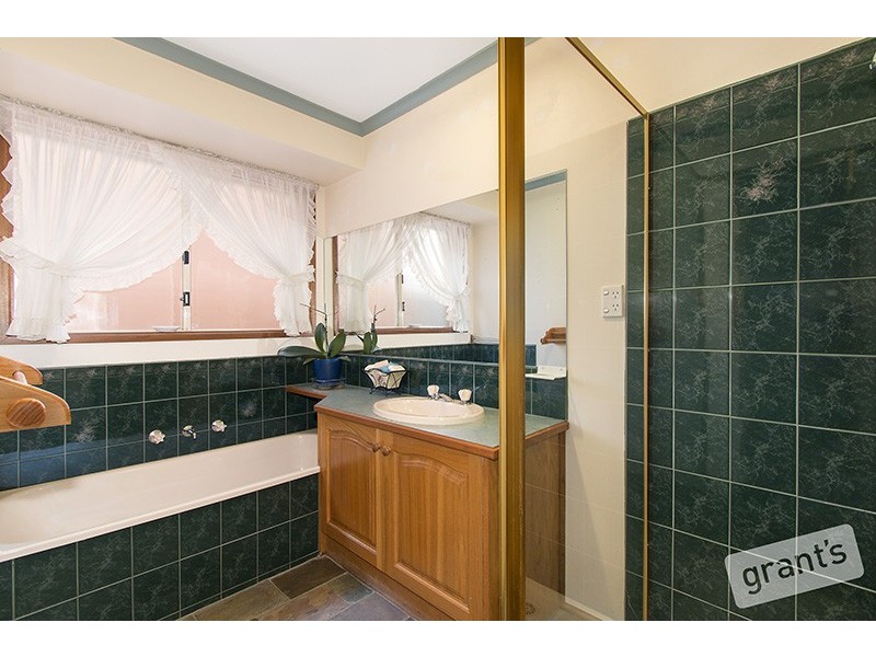 80 Bellevue Drive, Berwick VIC 3806