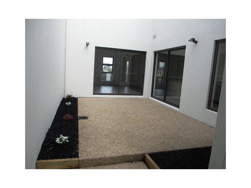 28 Kooyong Close, Officer VIC 3809