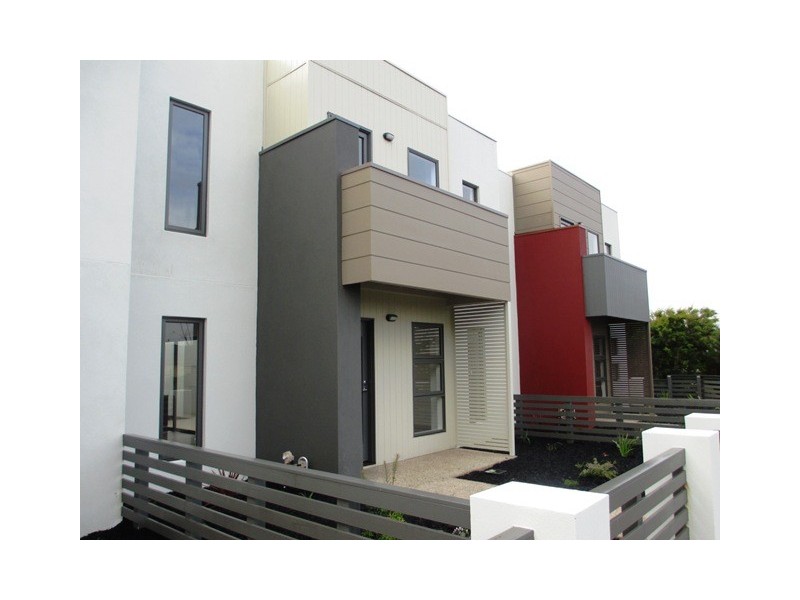 28 Kooyong Close, Officer VIC 3809