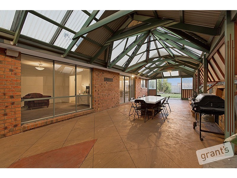 21 Shaftsbury Avenue, Berwick VIC 3806