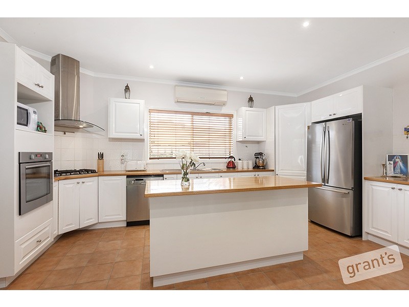 5 Hillandale Rise, Berwick VIC 3806