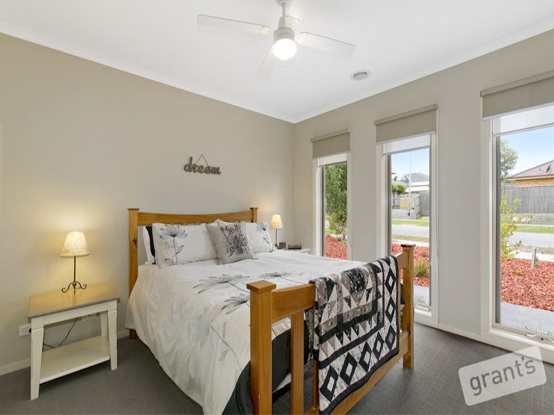 19 Monarch Road, Berwick VIC 3806