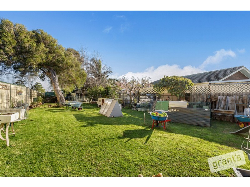 6 Daniher Close, Berwick VIC 3806