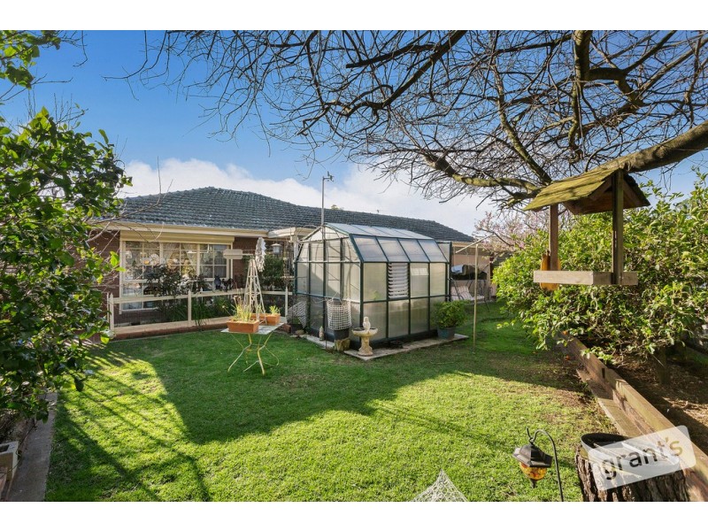 6 Daniher Close, Berwick VIC 3806