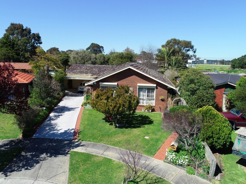 6 Daniher Close, Berwick VIC 3806