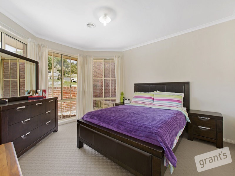 6 Johnsons Place, Pakenham VIC 3810