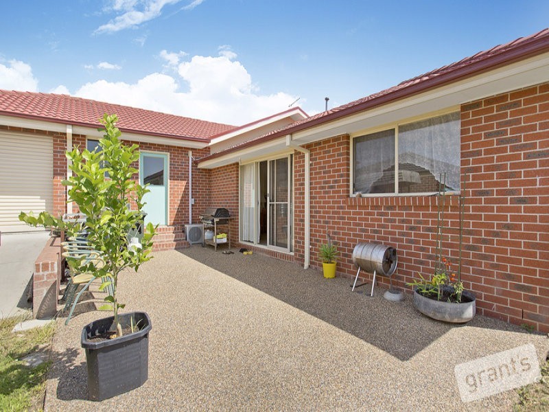 6 Johnsons Place, Pakenham VIC 3810