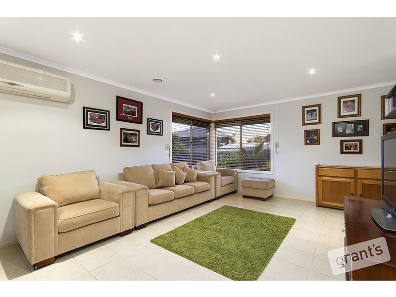 59 Caversham Terrace, Lynbrook VIC 3975