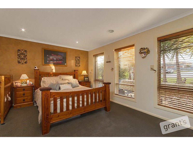 59 Caversham Terrace, Lynbrook VIC 3975