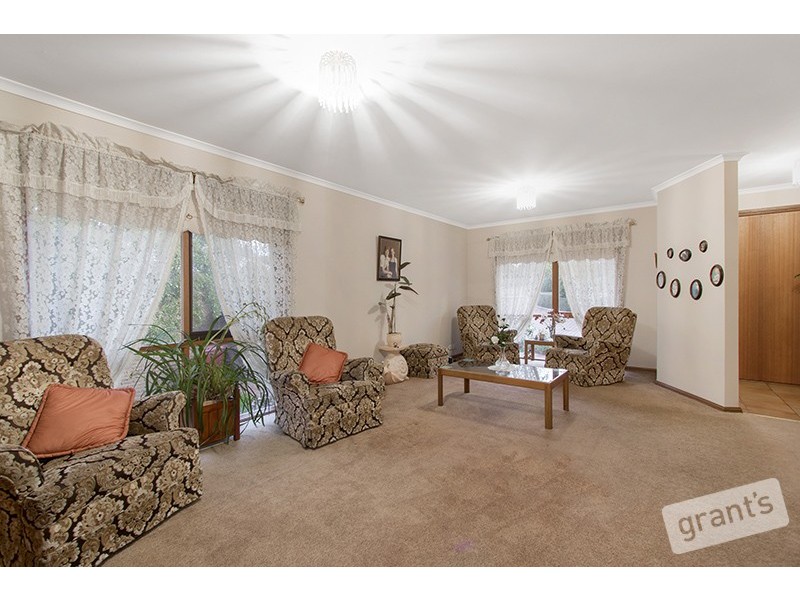 6 Alsop Lane, Berwick VIC 3806