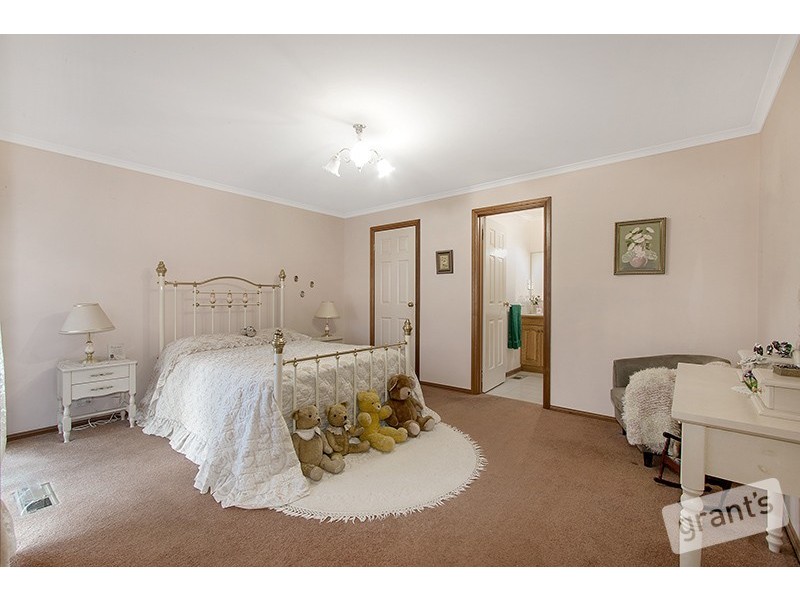 6 Alsop Lane, Berwick VIC 3806