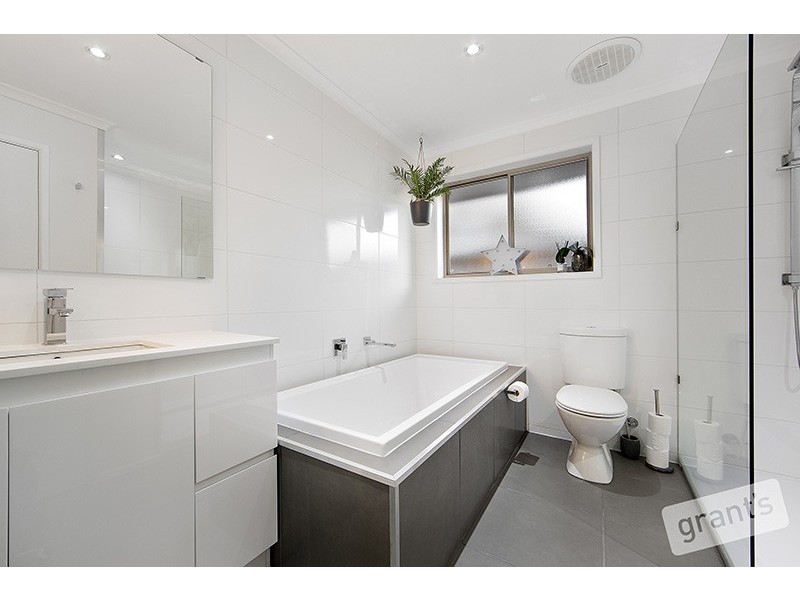 24 Jericho Court, Berwick VIC 3806