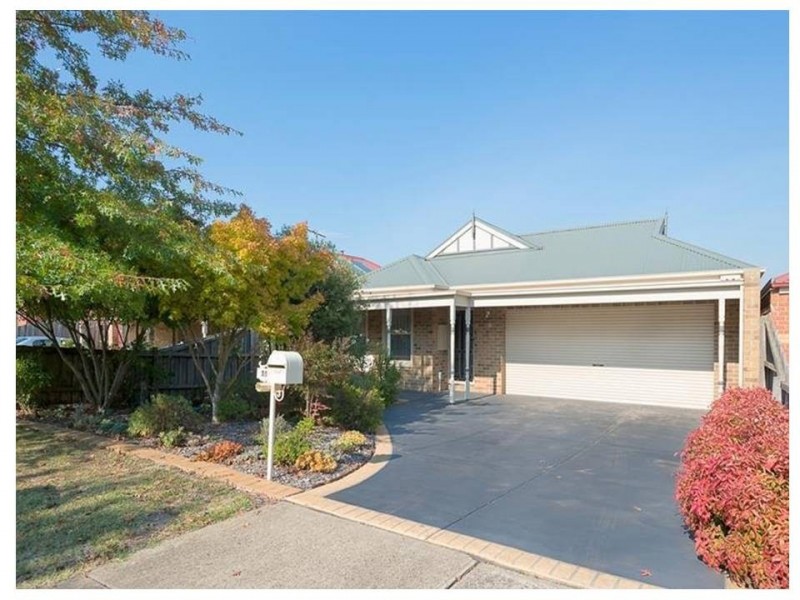 35 John Fisher Drive, Berwick VIC 3806