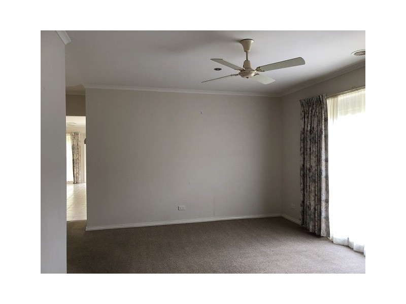 35 John Fisher Drive, Berwick VIC 3806
