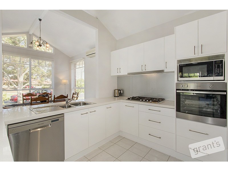 2 Wintersun Road, Berwick VIC 3806