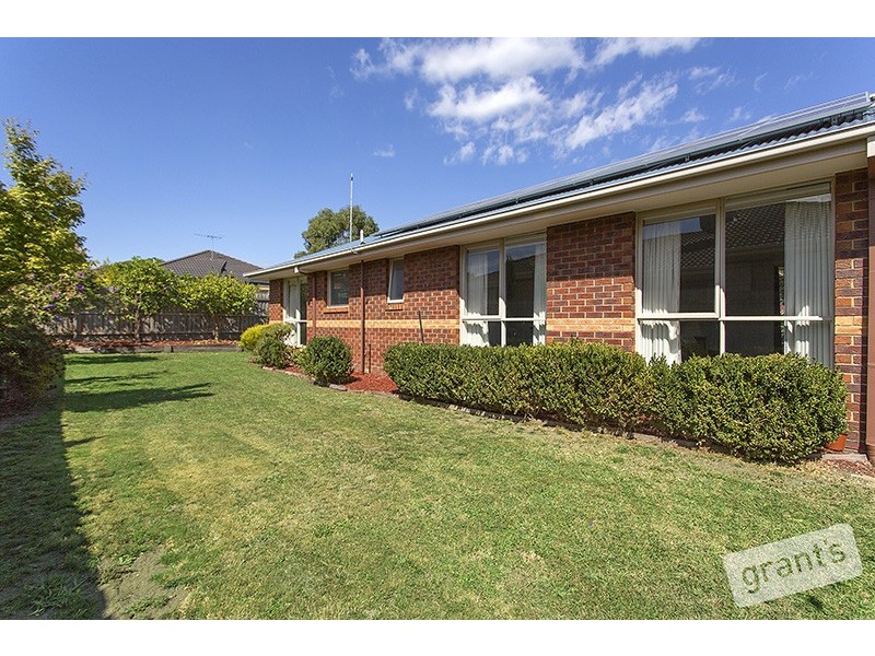 2 Wintersun Road, Berwick VIC 3806