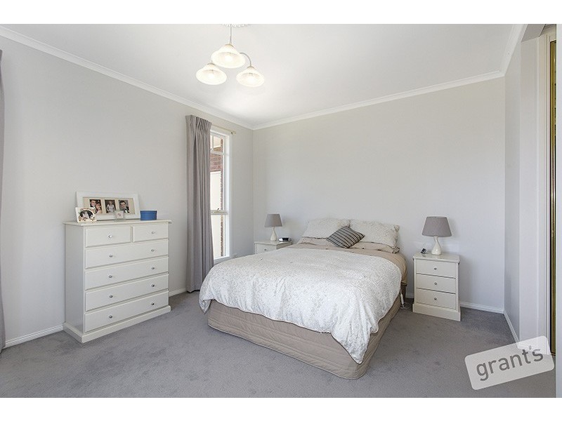 2 Wintersun Road, Berwick VIC 3806