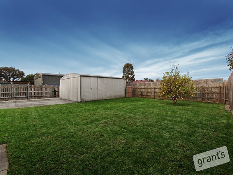 4 Ashton  Place, Pakenham VIC 3810