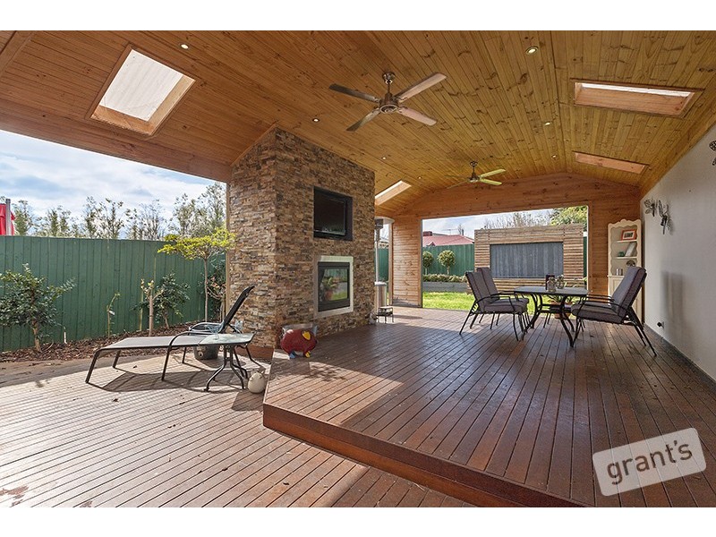 12 Zena Place, Berwick VIC 3806