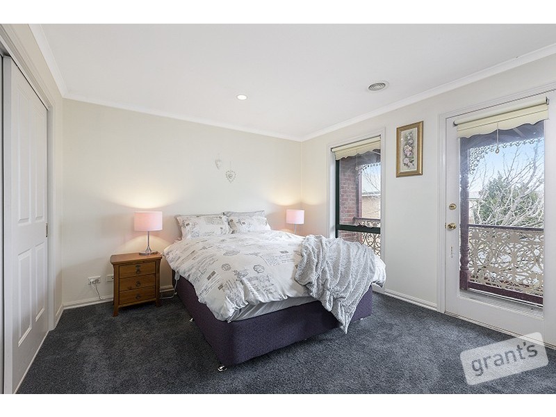 12 Zena Place, Berwick VIC 3806