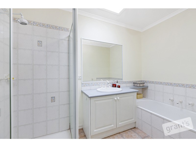 12 Zena Place, Berwick VIC 3806