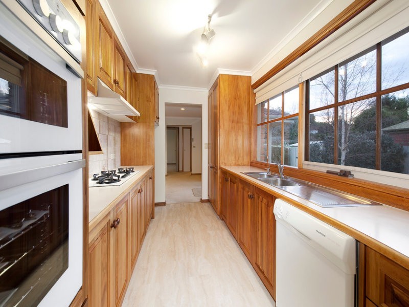 8 Bournevale Drive, Berwick VIC 3806