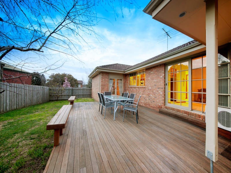 8 Bournevale Drive, Berwick VIC 3806