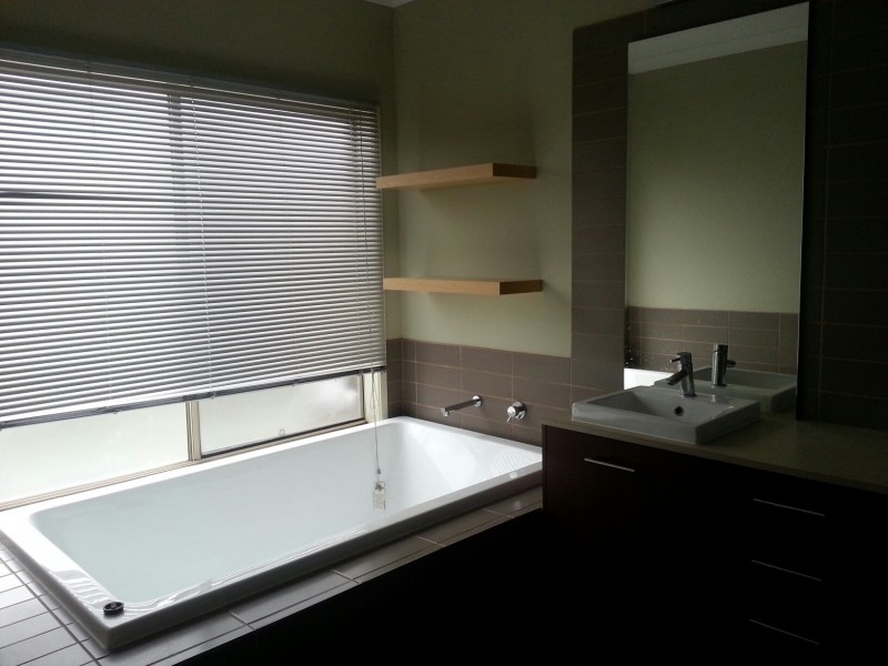 27 Yorkshire Drive, Cranbourne North VIC 3977