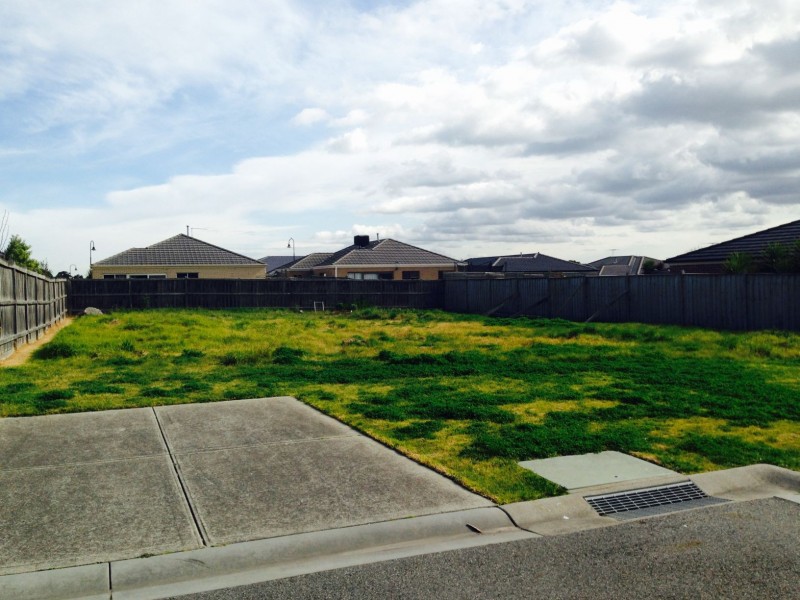 7 Walden Court, Cranbourne North VIC 3977