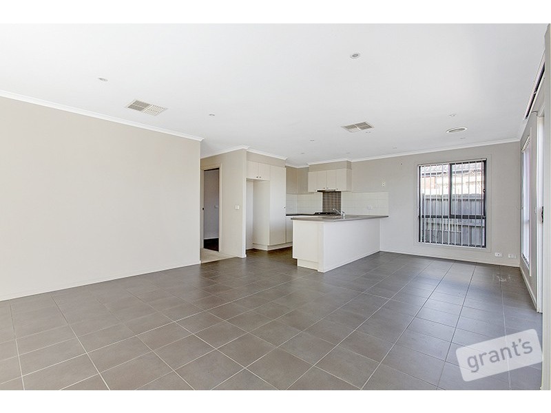 35 Melzak Way, Berwick VIC 3806