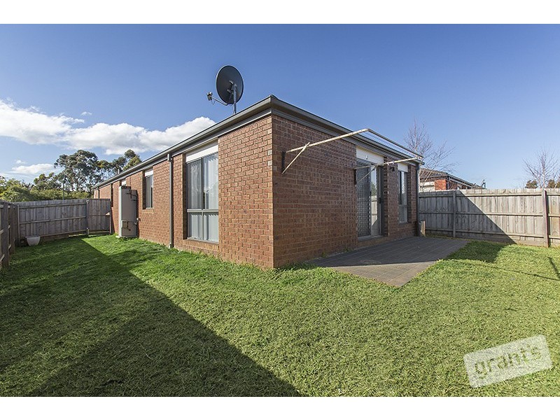35 Melzak Way, Berwick VIC 3806