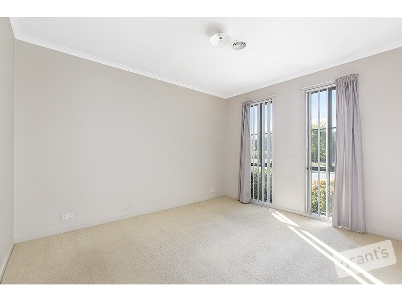 35 Melzak Way, Berwick VIC 3806