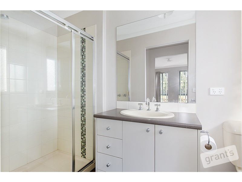 35 Melzak Way, Berwick VIC 3806