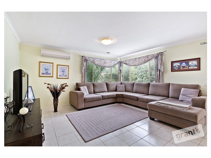 6 Hillandale Rise, Berwick VIC 3806