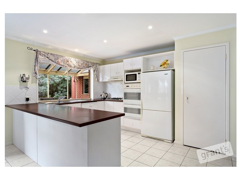 6 Hillandale Rise, Berwick VIC 3806