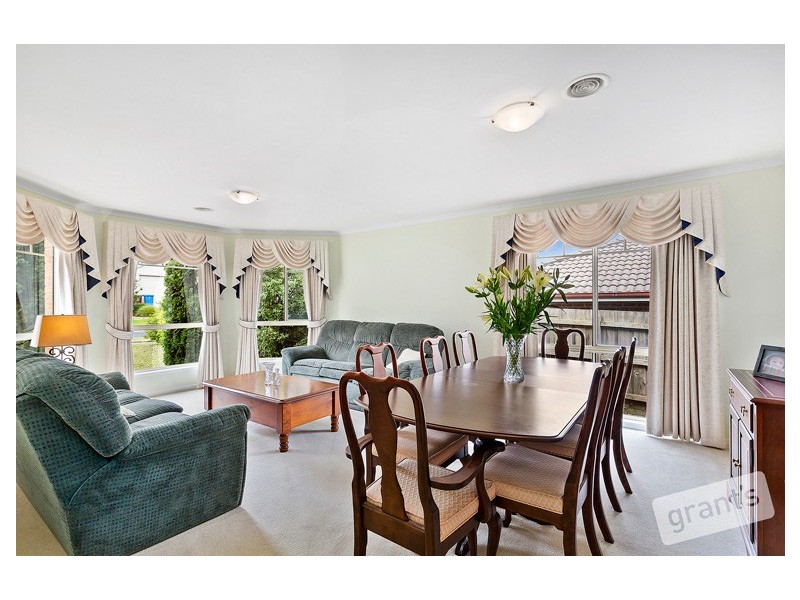 6 Hillandale Rise, Berwick VIC 3806