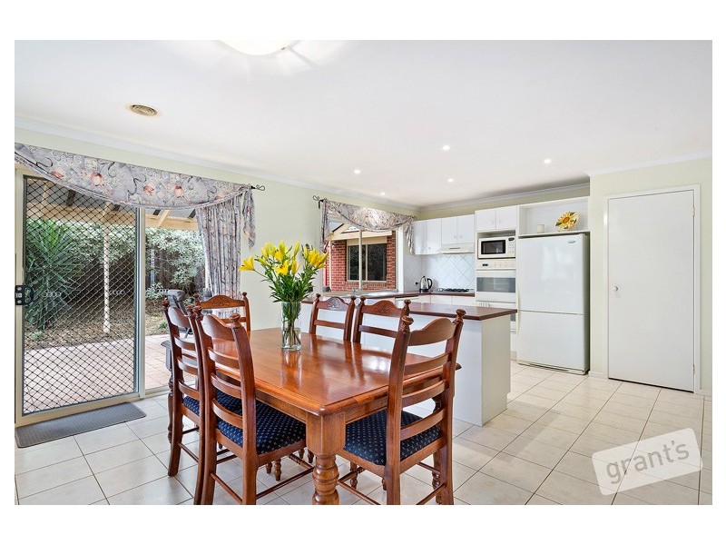 6 Hillandale Rise, Berwick VIC 3806