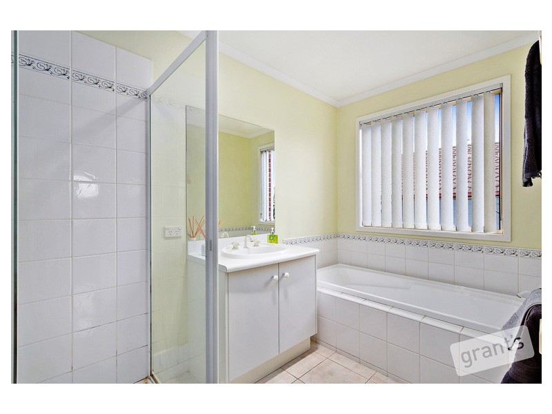 6 Hillandale Rise, Berwick VIC 3806