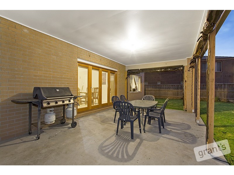 10 Cribb Cove, Narre Warren South VIC 3805